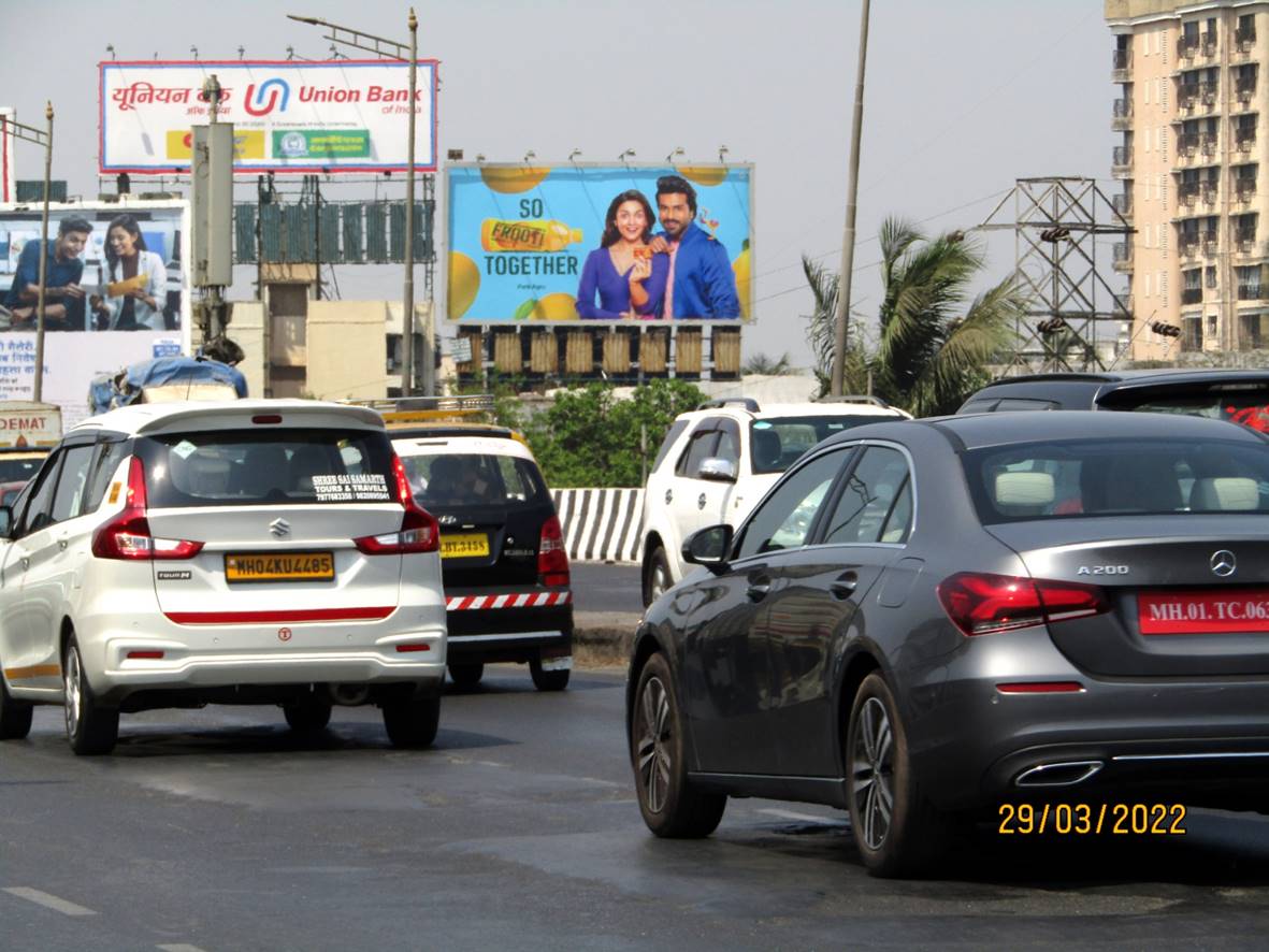Billboard - WEH Vakola Flyover ET - Vakola Flyover Towards Airport & Western Suburbs - RHS,   Western Express Highway,   Mumbai,   Maharashtra