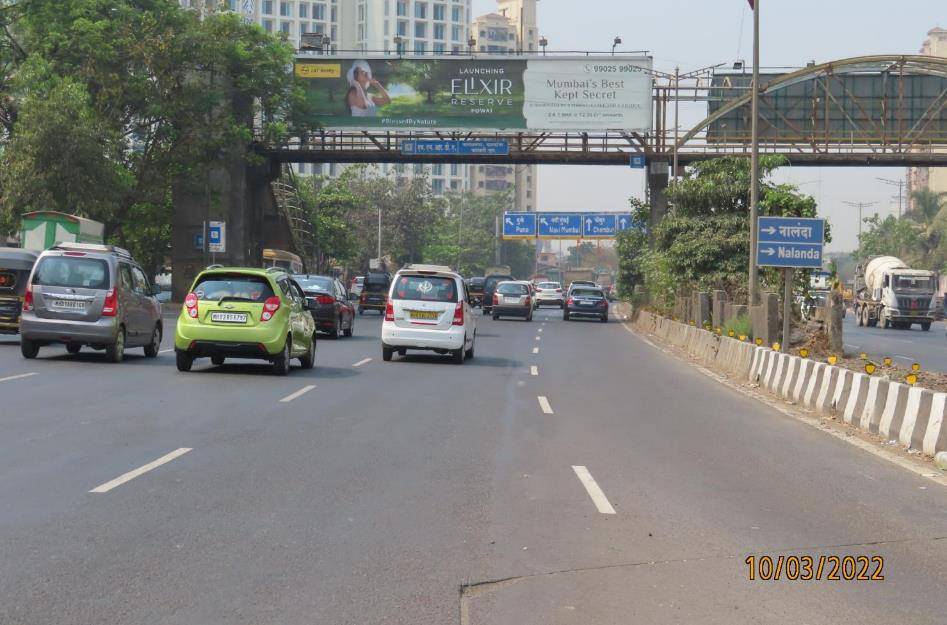 FOB - EEH-Ghatkopar-Nalanda Junction - towards ghatkopar,   EASTERN EXPRESS HIGHWAY,   Mumbai,   Maharashtra