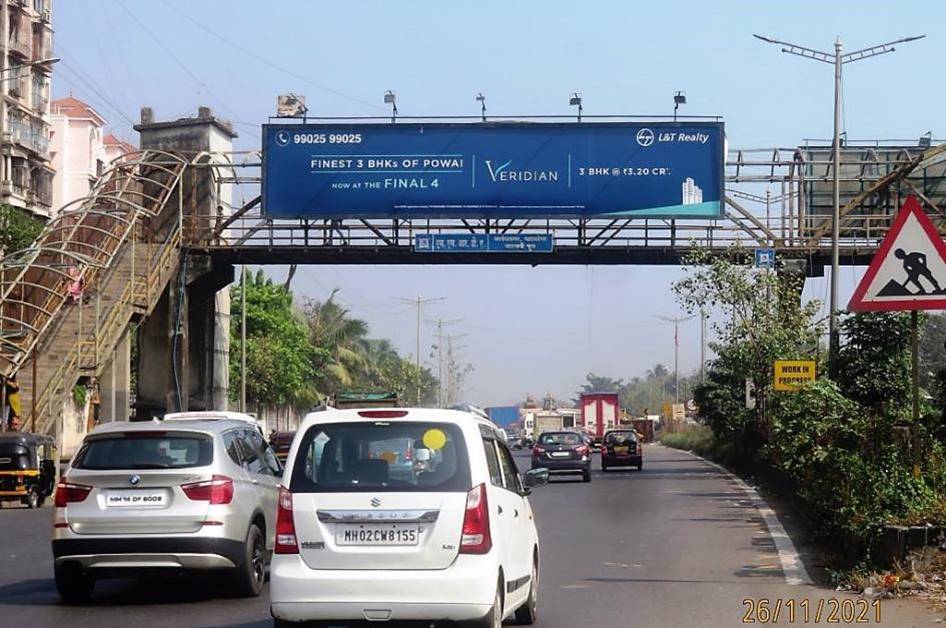 FOB - EEH-Ghatkopar-Nalanda Junction - towards ghatkopar,   EASTERN EXPRESS HIGHWAY,   Mumbai,   Maharashtra