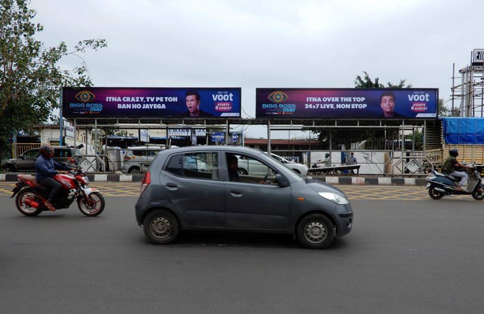 Street Furniture BQS - WEH Domestic Airport Towards Vakola - towards western express highway,   Western Suburb,   Mumbai,   Maharashtra