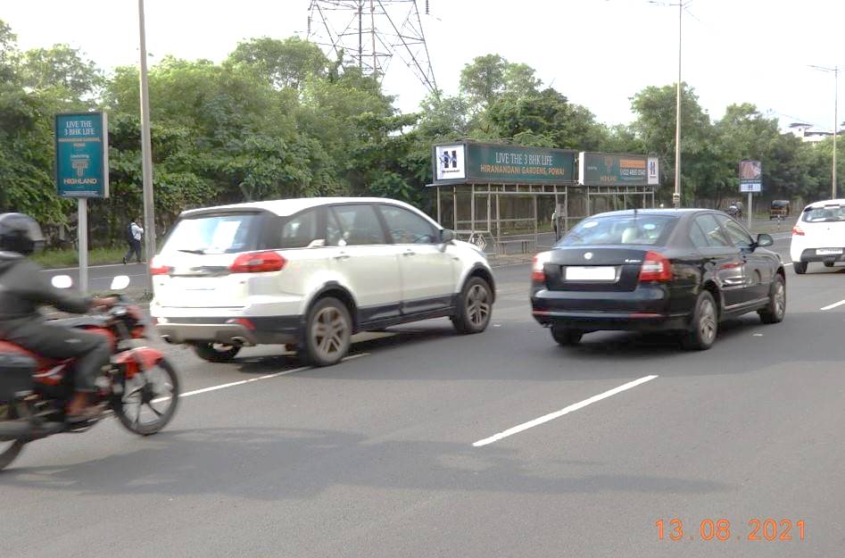 Street Furniture BQS - WEH Goregaon After Aarey flyover - towards western express highway,   Western Suburb,   Mumbai,   Maharashtra