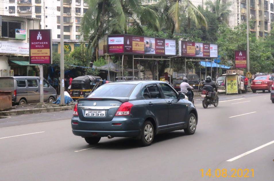 Street Furniture BQS - WEH Kandivali Near Metro Mall - towards western express highway,   Western Suburb,   Mumbai,   Maharashtra