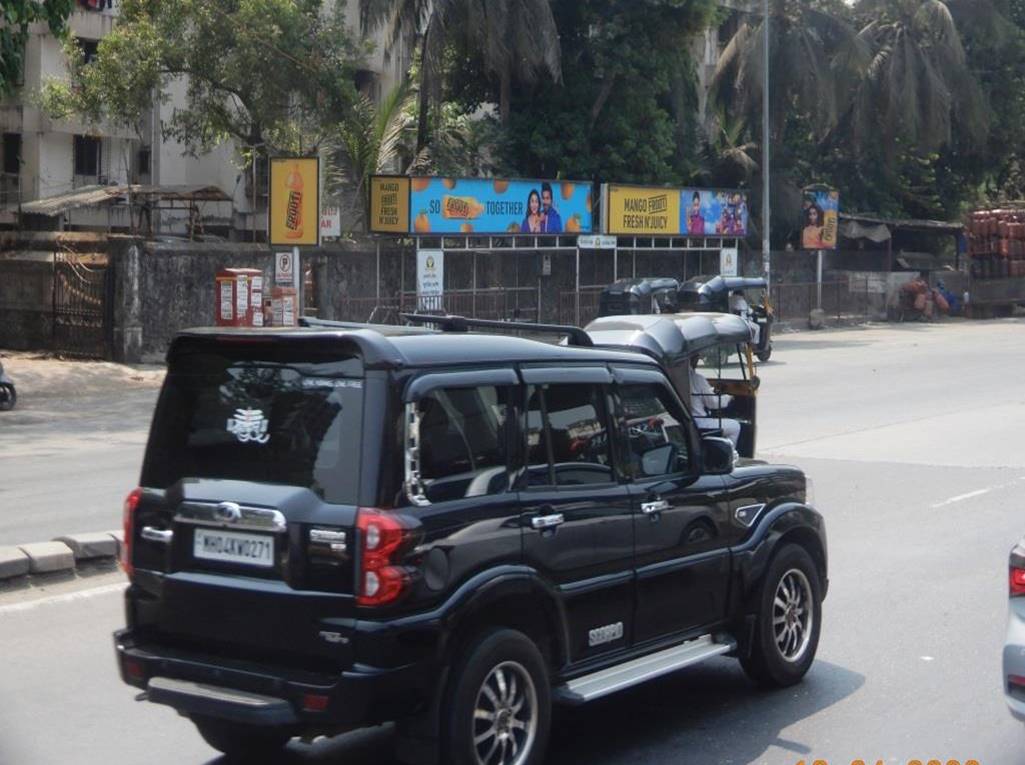 Street Furniture BQS - WEH Borivali Near National Park - towards western express highway,   Western Suburb,   Mumbai,   Maharashtra