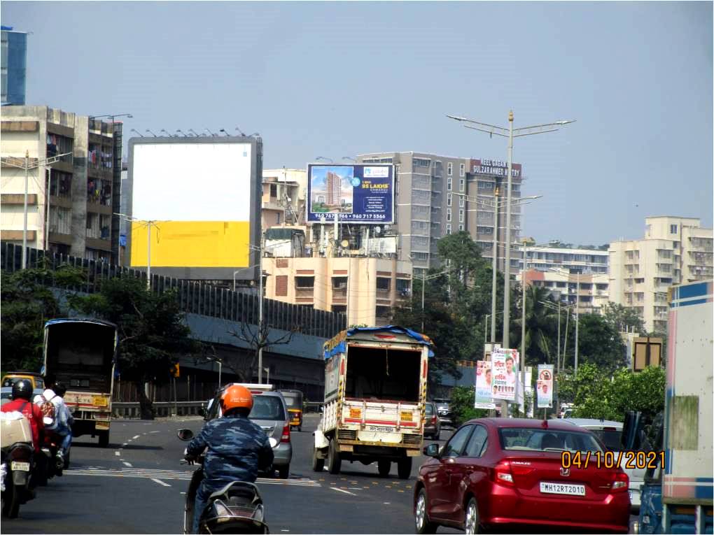hoarding - Santacruz WEH traffic coming from Bandra Worli sealink to Airport-E/T - nr Bandra Worli sealink,   Santacruz,   Mumbai,   Maharashtra