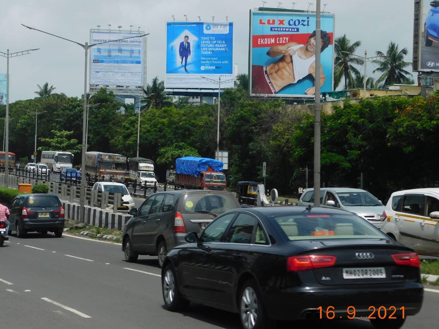 Hoarding - Thackerey Flyover RHS - 40X39 (ET) - Thackerey Flyover RHS,   Bandra,   Mumbai,   Maharashtra