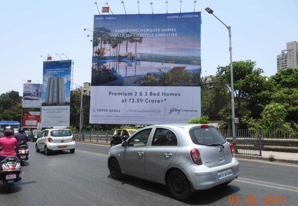 Hoarding - On Tilak Bridge Towards TT-M/T - towards dadar,   Dadar,   Mumbai,   Maharashtra