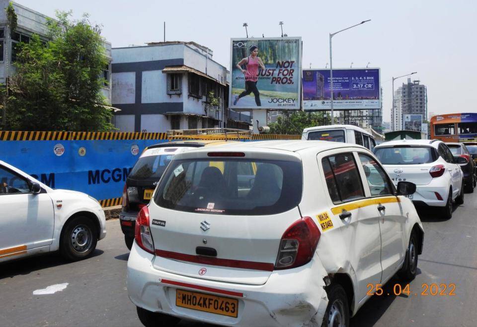 Hoarding - On Tilak Bridge Towards TT-M/T - towards dadar,   Dadar,   Mumbai,   Maharashtra