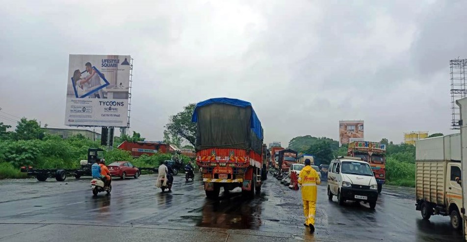 Hoarding - Mankoli Junction - Mankoli Junction, Kalyan Bhiwandi Rd., Mumbai, Maharashtra Hoarding - Mankoli Junction - Mankoli Junction, Kalyan Bhiwandi Rd., Mumbai, Maharashtra