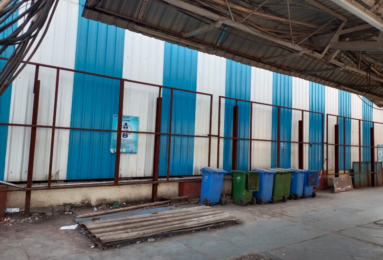 Hoarding - Near Escalator - facing Platform No1, 2 & 3,   Ambernath,   Mumbai,   Maharashtra