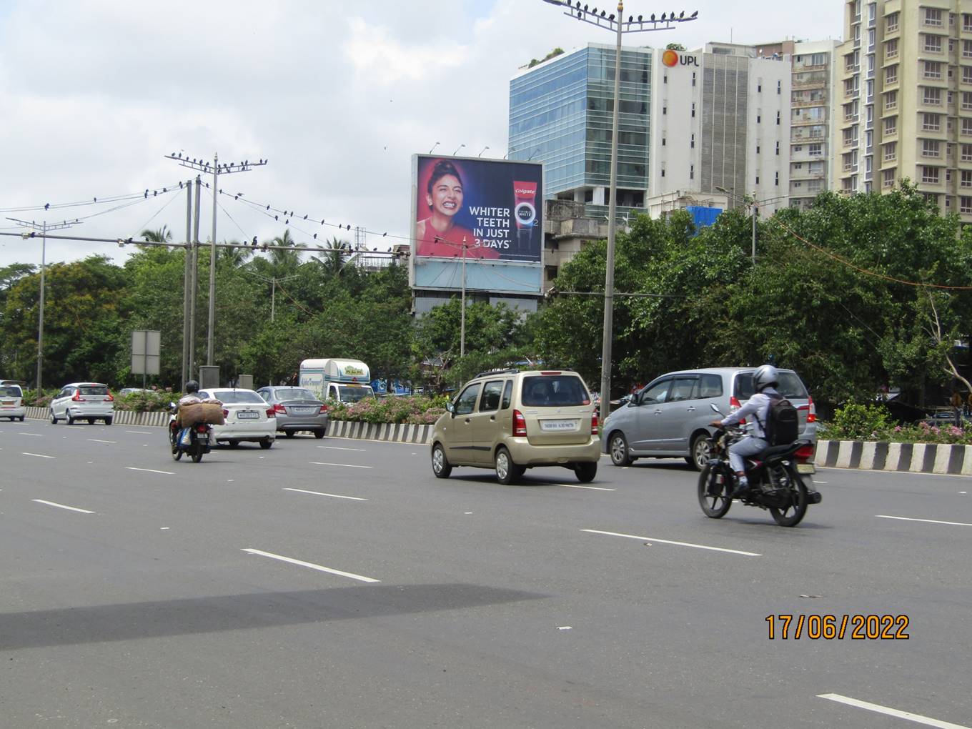 Hoarding - Teachers Colony,   Bandra,   Mumbai,   Maharashtra