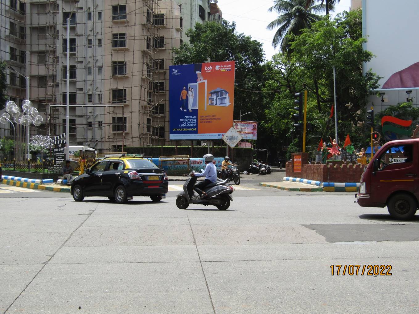 Hoarding - Byculla Flyover,   Byculla,   Mumbai,   Maharashtra