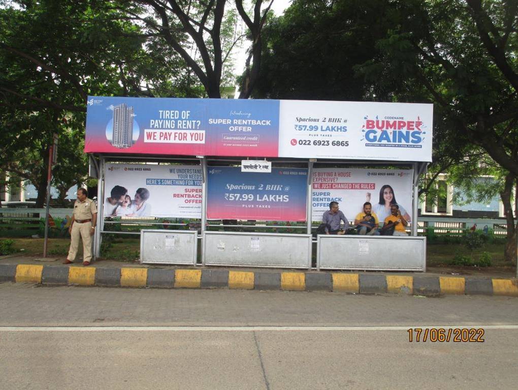 Bus Queue Shelter - Ghansoli Railway Station. (Outside),   Thane Belapur Road,   Navi Mumbai,   Maharashtra