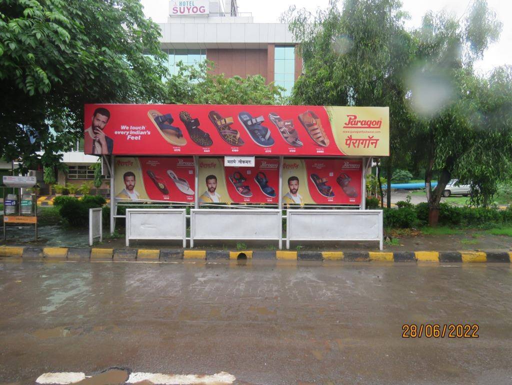 Bus Queue Shelter - Mahape naka (Lokmat) Towards Vashi,   Thane Belapur Road,   Navi Mumbai,   Maharashtra
