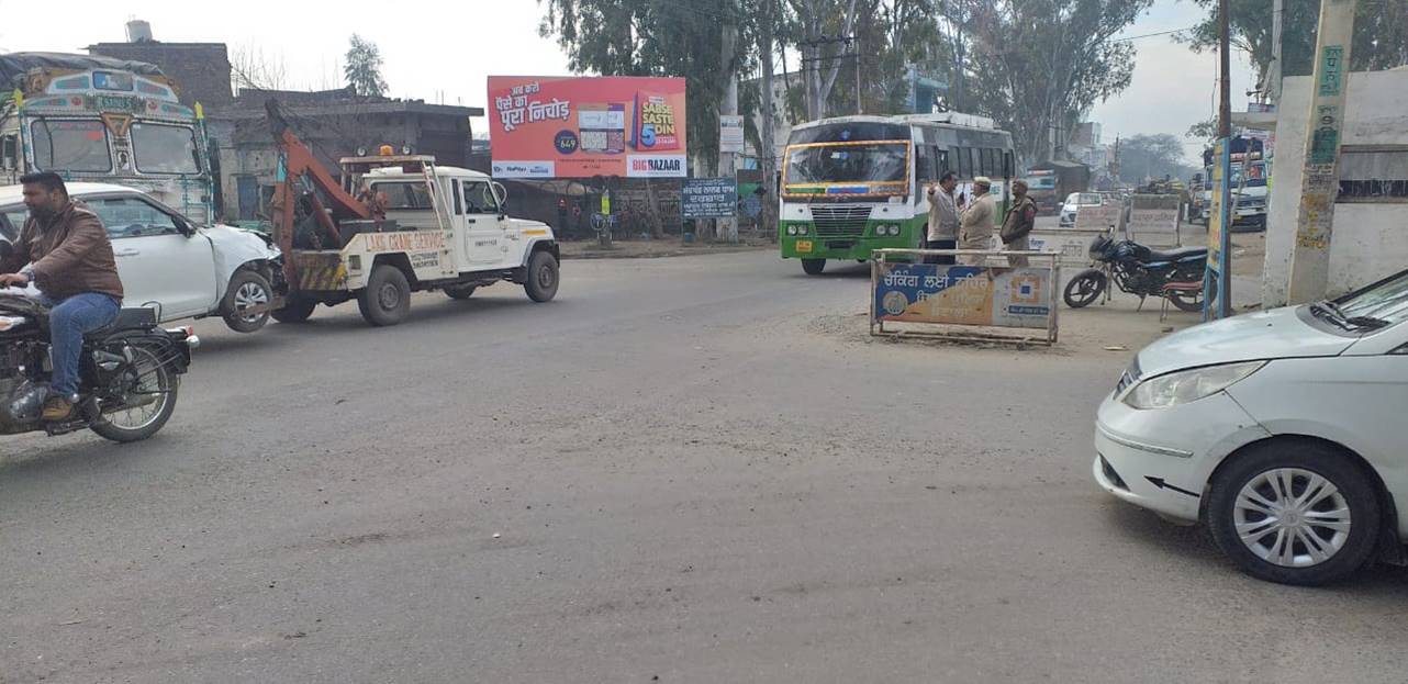 Unipole - Aliwal Chowk, Batala, Punjab Unipole - Aliwal Chowk, Batala, Punjab