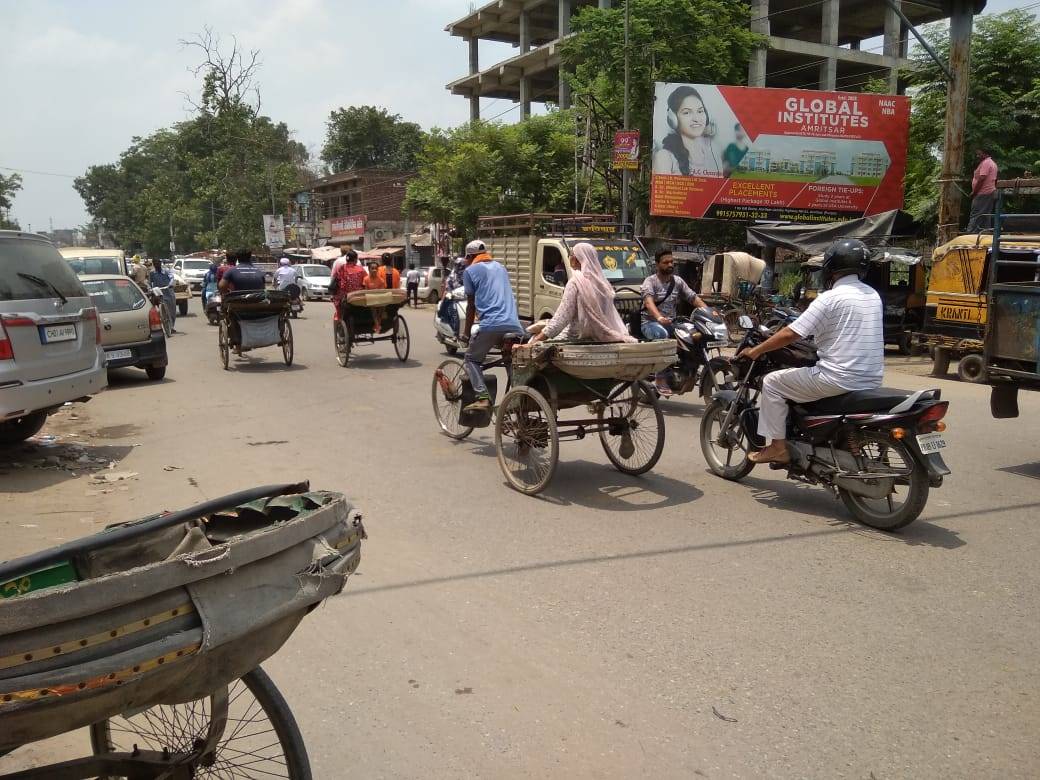 Unipole - Court Road near Bus Stand, Batala, Punjab