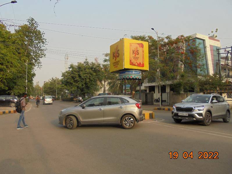 Traffic Booth - L.B.S. Marg Crossing, Prayagraj, Uttar Pradesh Traffic Booth - L.B.S. Marg Crossing, Prayagraj, Uttar Pradesh