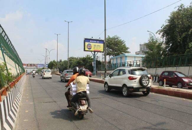 UNIPOLE - In front of Rajnigandha
, Noida, Uttar Pradesh